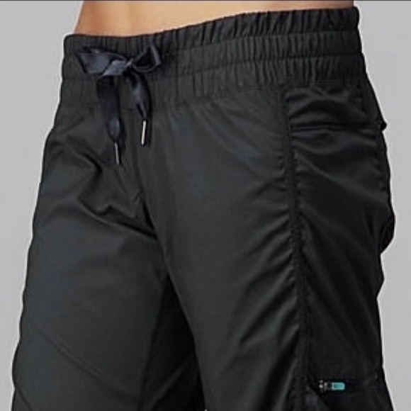 Rare 💎💎lululemon Leader of the Track pants - size 8 - Picture 2 of 16